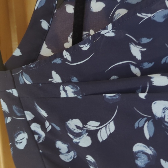 Simply vera wang floral print blue blouse - Picture 3 of 4